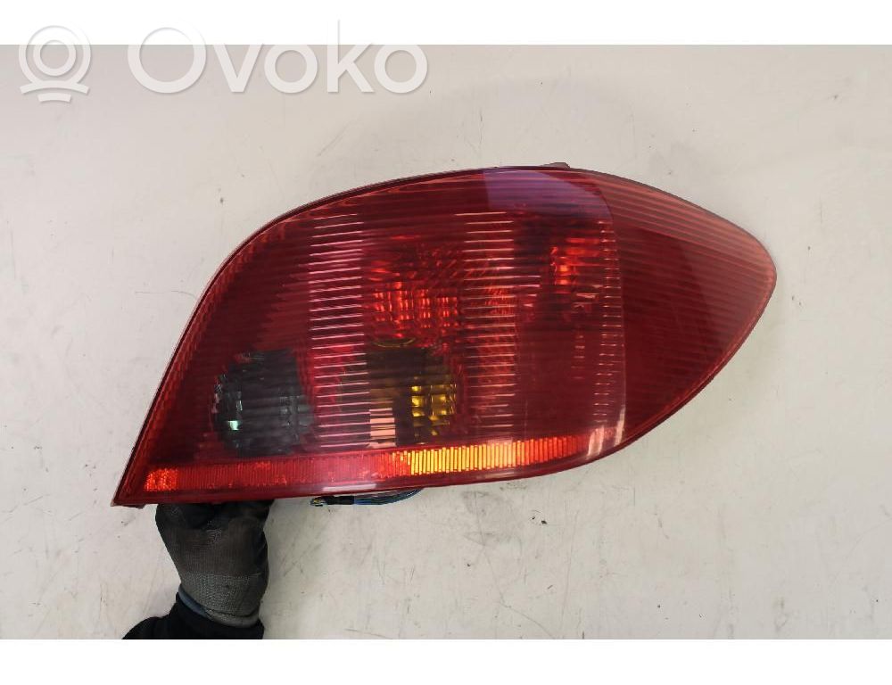 Peugeot 307 Задний фонарь в кузове 