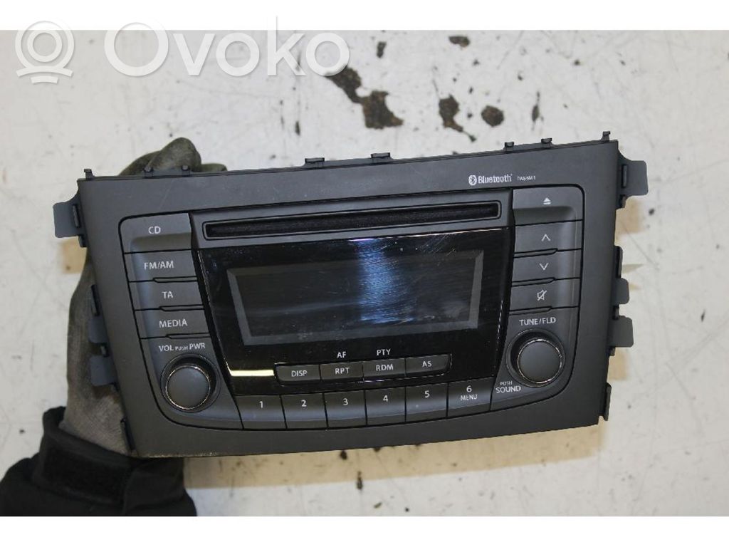 Suzuki Celerio Panel / Radioodtwarzacz CD/DVD/GPS 