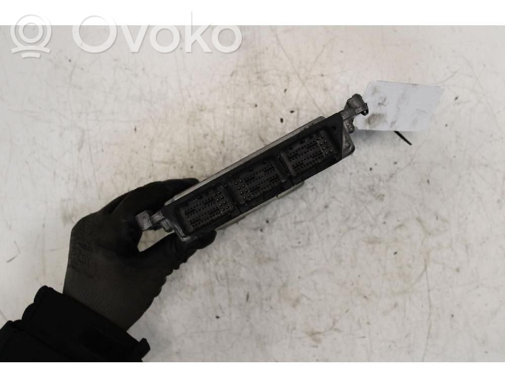 Unité de commande / module de pompe à carburant   0281013666
