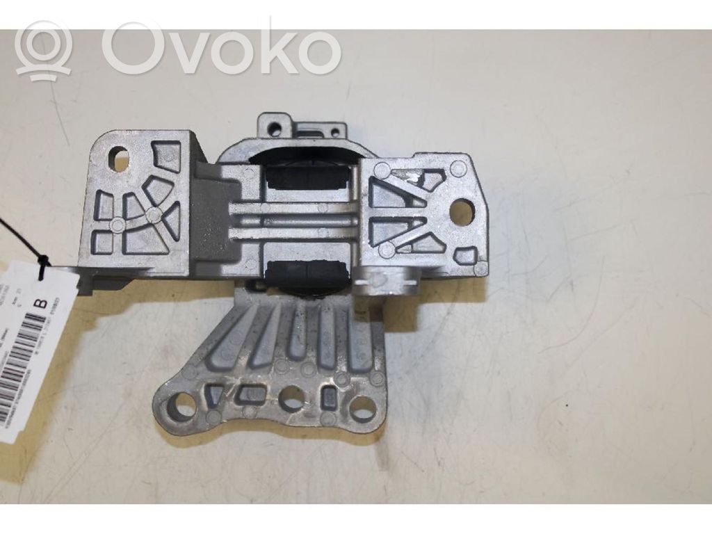 Jeep Compass Engine mount bracket 