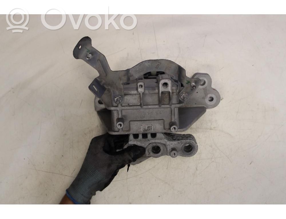 Engine mount bracket   52162417