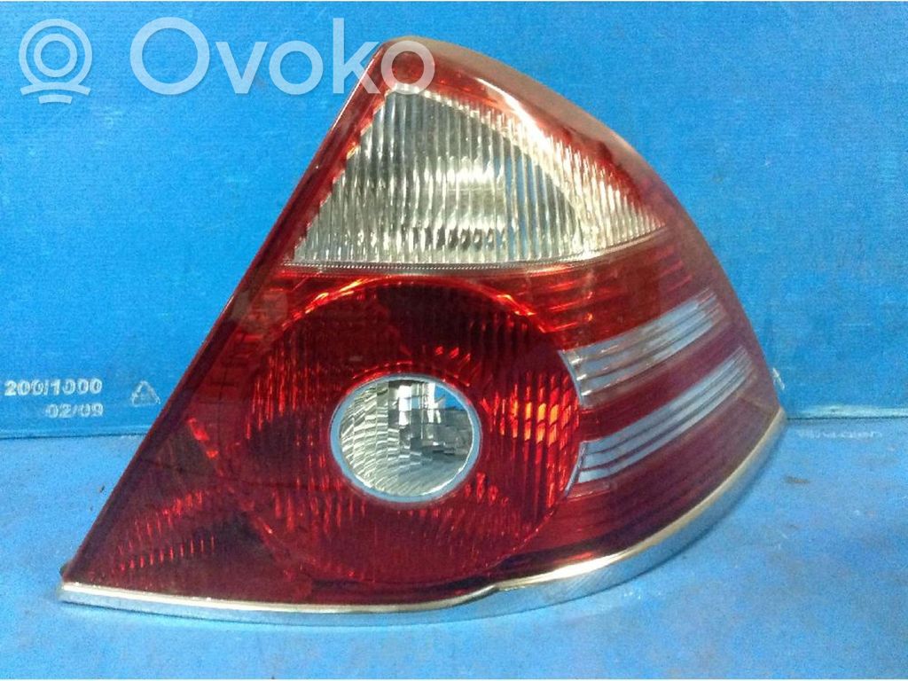 Ford Mondeo Mk III Luci posteriori 