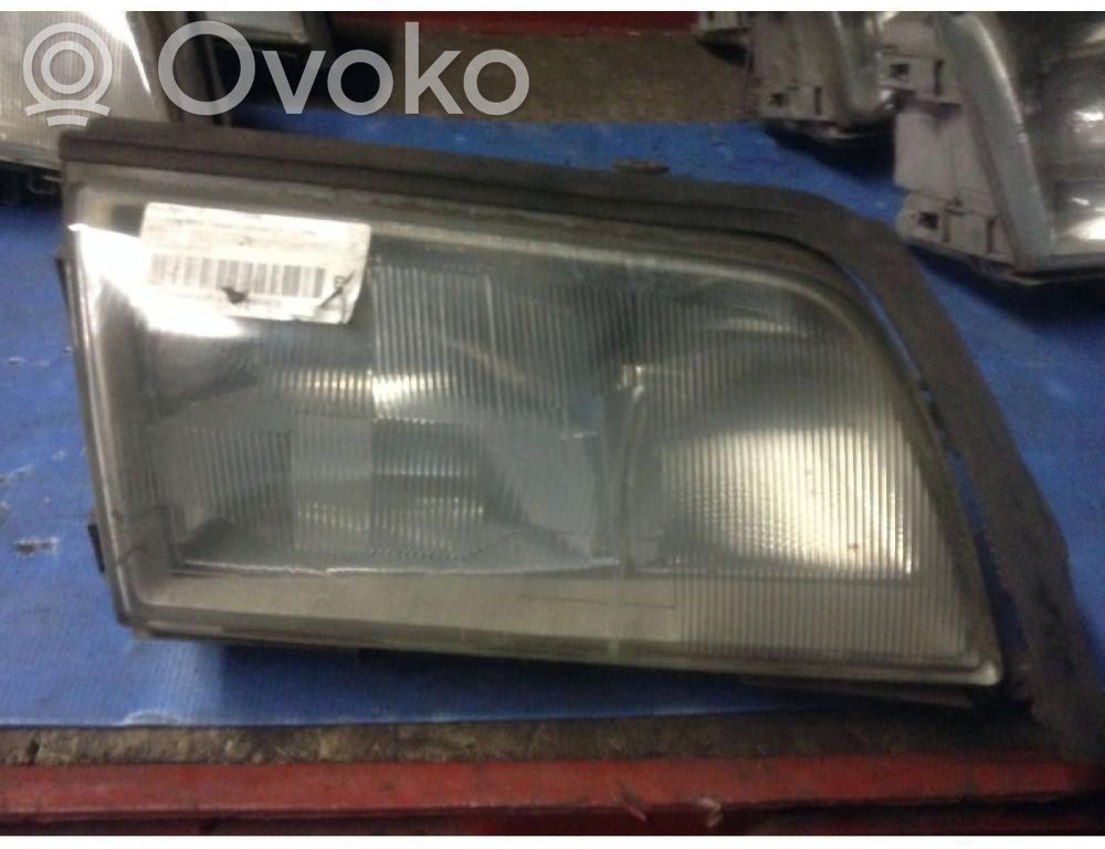 Mercedes-Benz C W202 Lampa przednia 