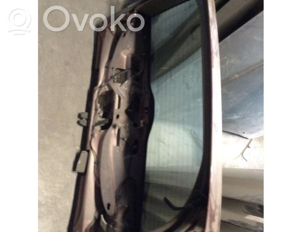 Volvo V70 Takaluukun/tavaratilan kansi 
