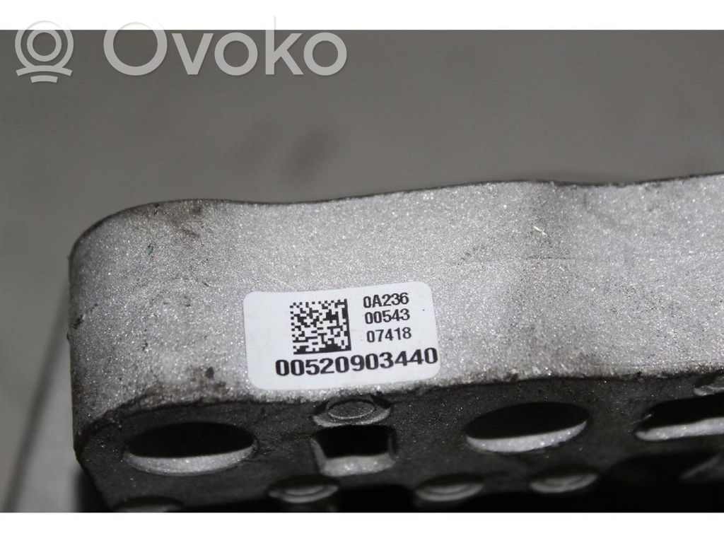 Engine mount bracket   00520903440