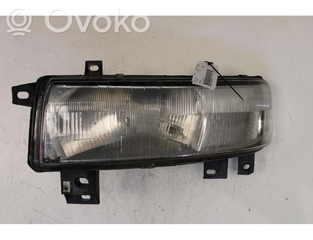 Phare frontale   4500917,09161215,200498052,2606000QAC,4500915,7700352103,7701044518,9161215,OP9504804,RN9504804