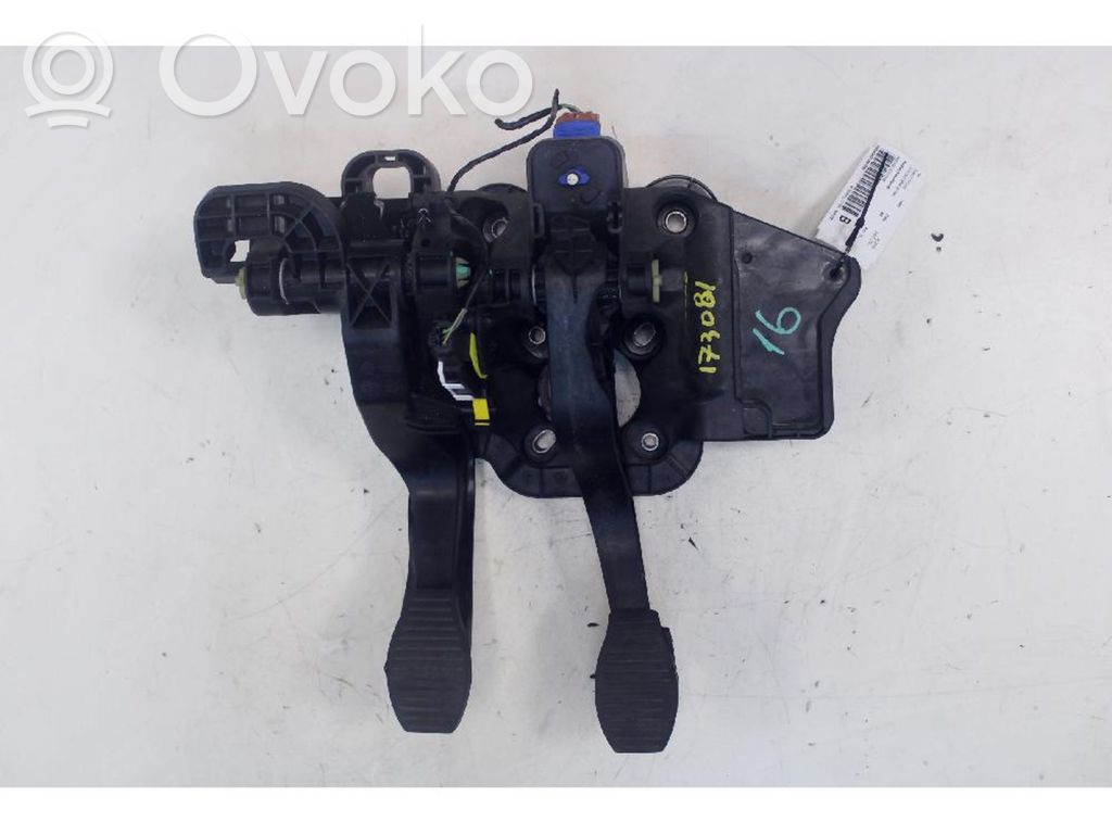 Fiat Doblo Assemblage pédale 