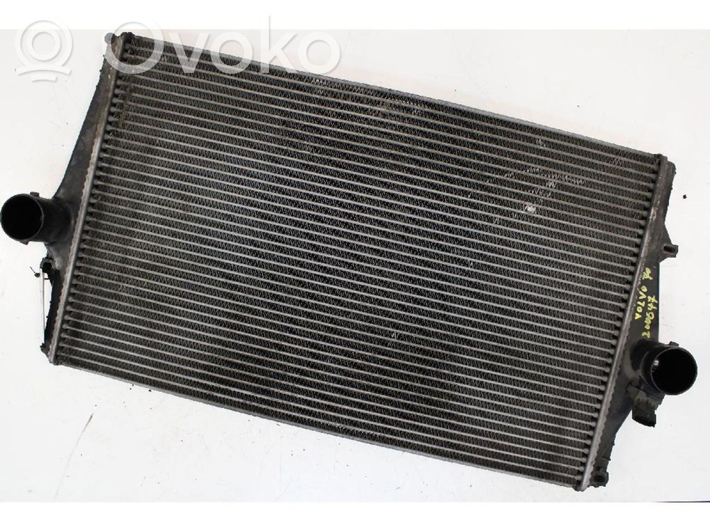 Volvo V70 Interkūlerio radiatorius 