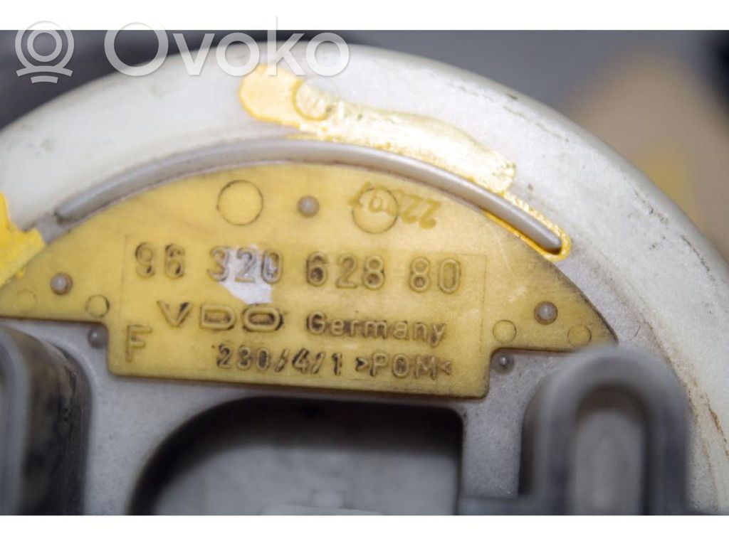 Peugeot 106 Bomba interna de combustible 