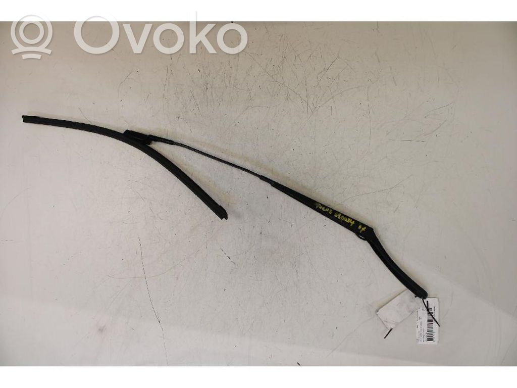 Front wiper blade arm
