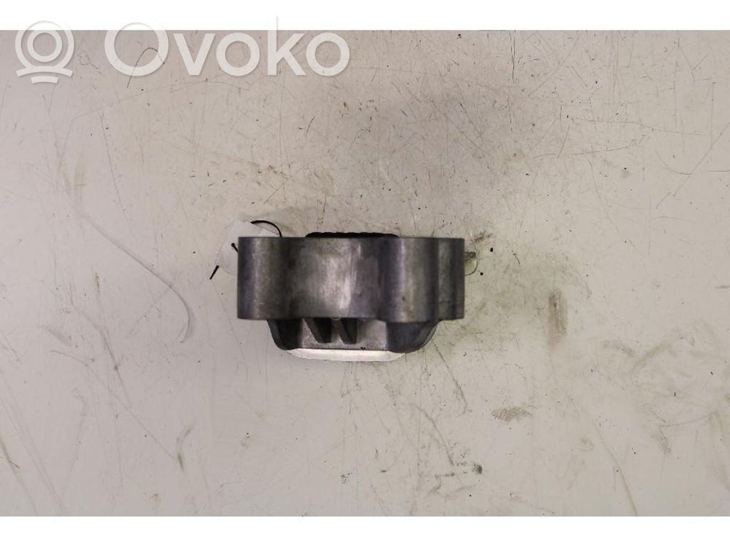 Engine mount bracket   468576070