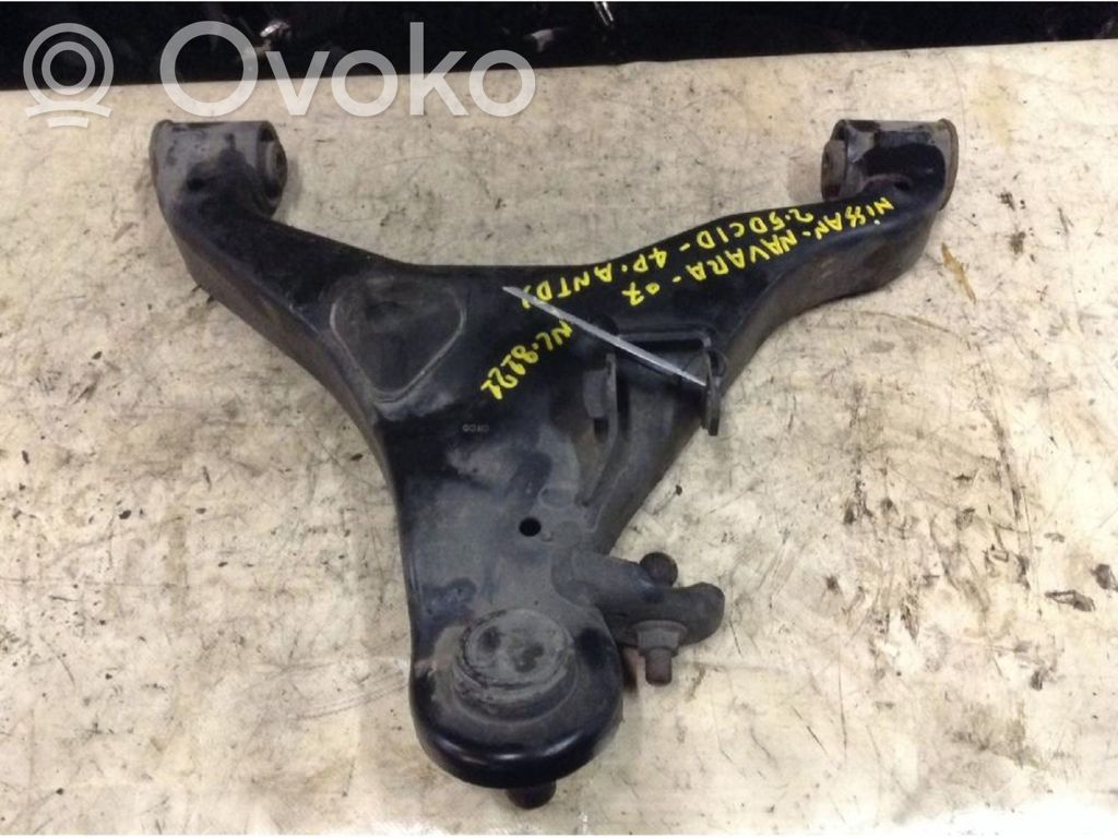 Nissan Navara Braccio di controllo sospensione anteriore inferiore/braccio oscillante