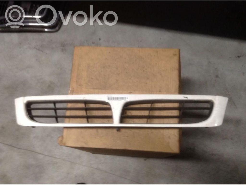 Toyota Carina T190 Kühlergrill 