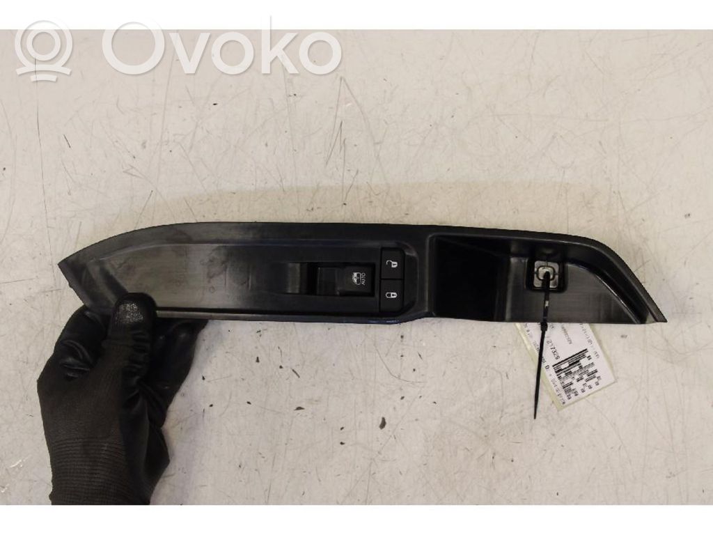 Electric window control switch   GF,0191,120039619,156385231010,186129981010,202037,6XP87TRMAA,F077,MOPAR,NYLON,RH,SAMPLE