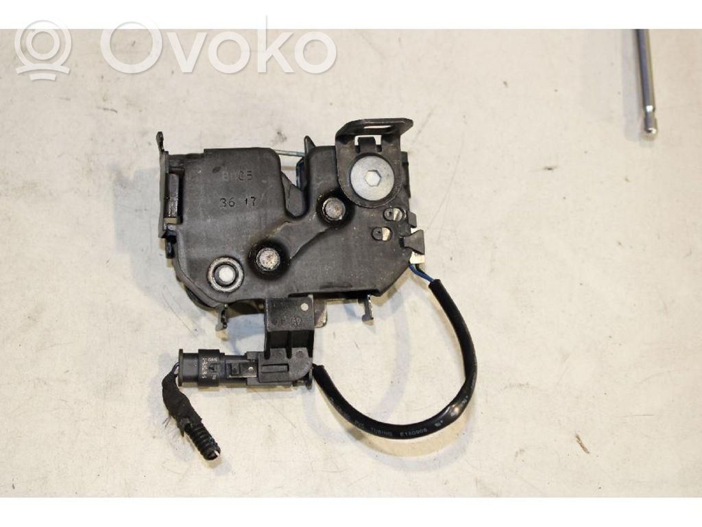 Alfa Romeo Stelvio Tie down hook / loop 