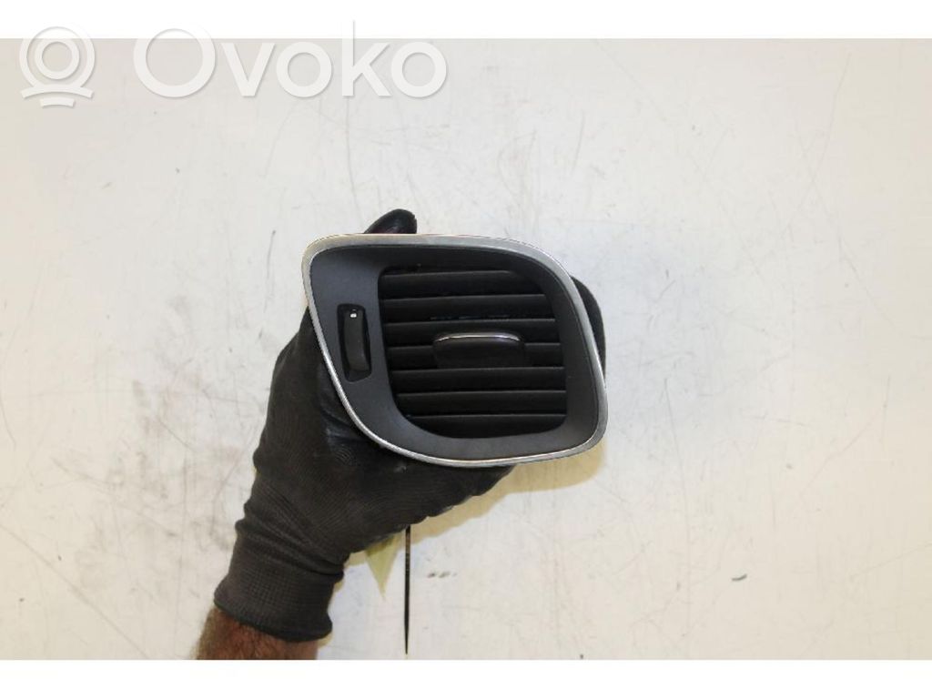 Volvo V40 Centrālais gaisa ventilācijas režģis 