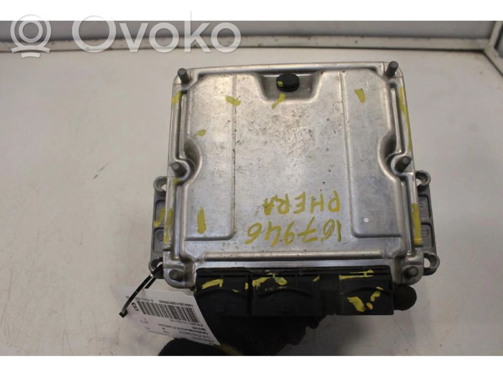 Unité de commande / module de pompe à carburant   0281011033