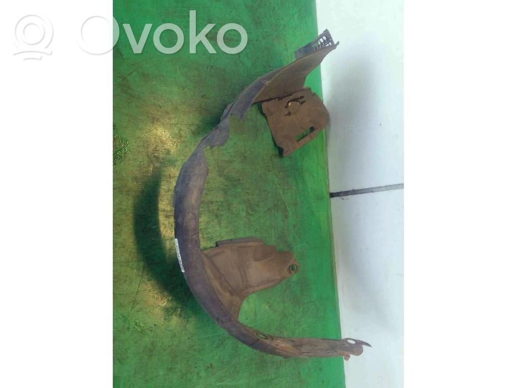 Renault Clio II Nadkole przednie 