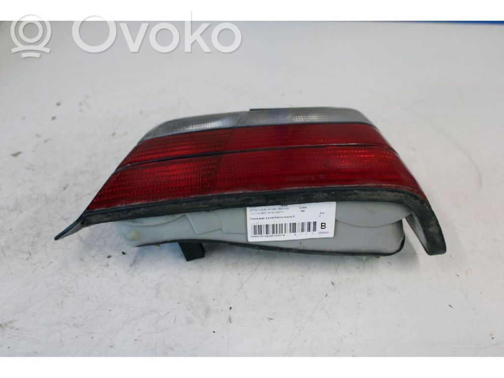 BMW 3 E36 Galinis žibintas kėbule 