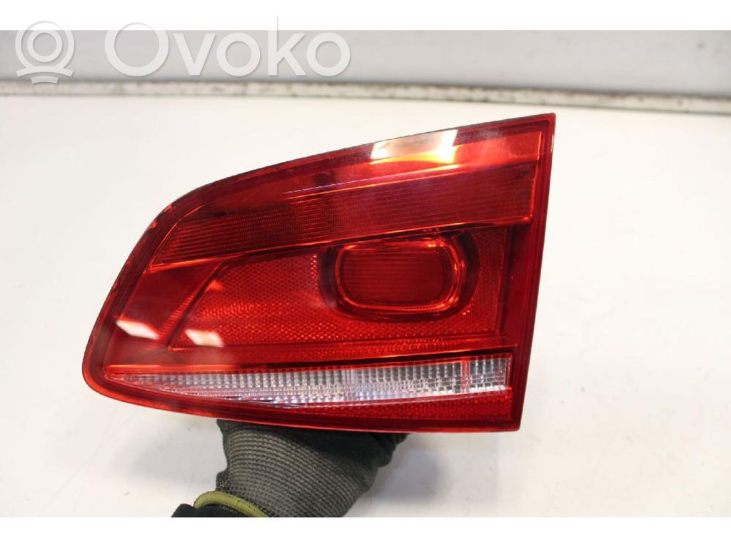 Volkswagen PASSAT B7 Rückleuchte Heckleuchte innen 