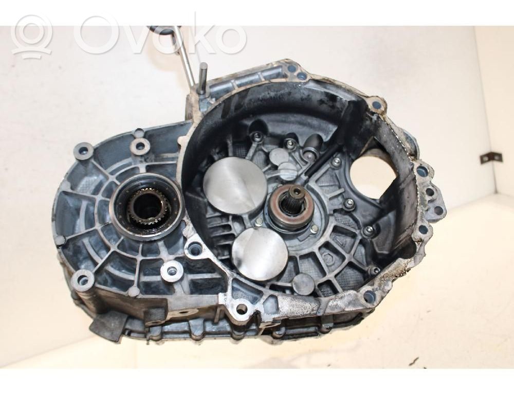 Volkswagen PASSAT B6 Cutie viteze manuală cu 5 trepte 