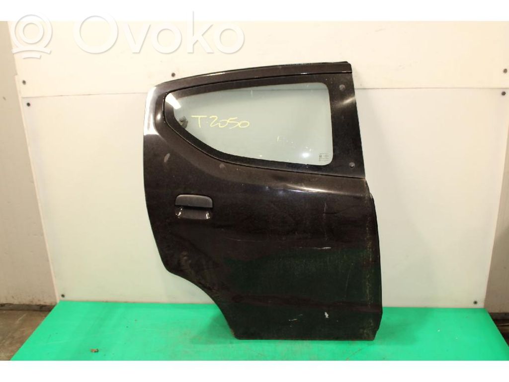 Suzuki Alto Puerta trasera 