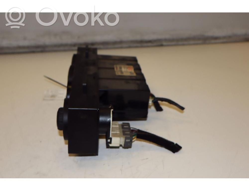 KIA Carnival Climate control unit 
