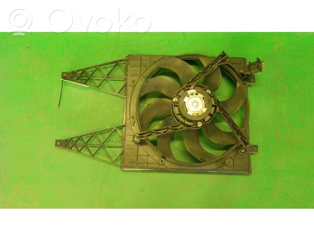 Skoda Roomster (5J) Ventilator electric răcire radiator 