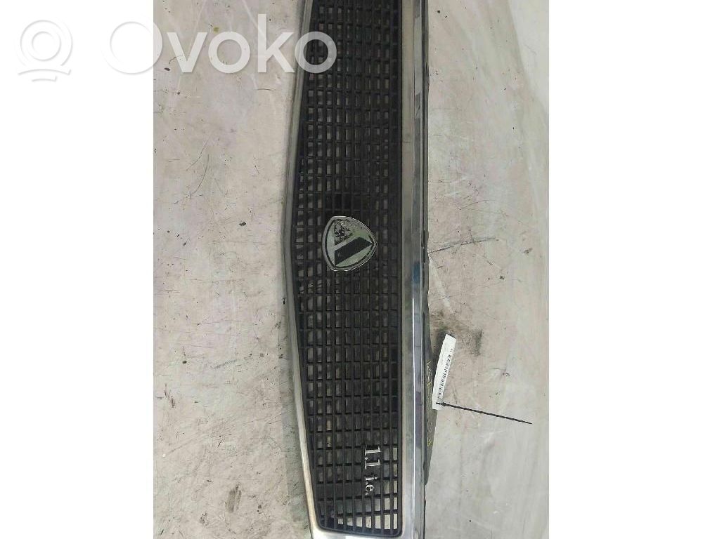 Lancia Y10 Front grill 