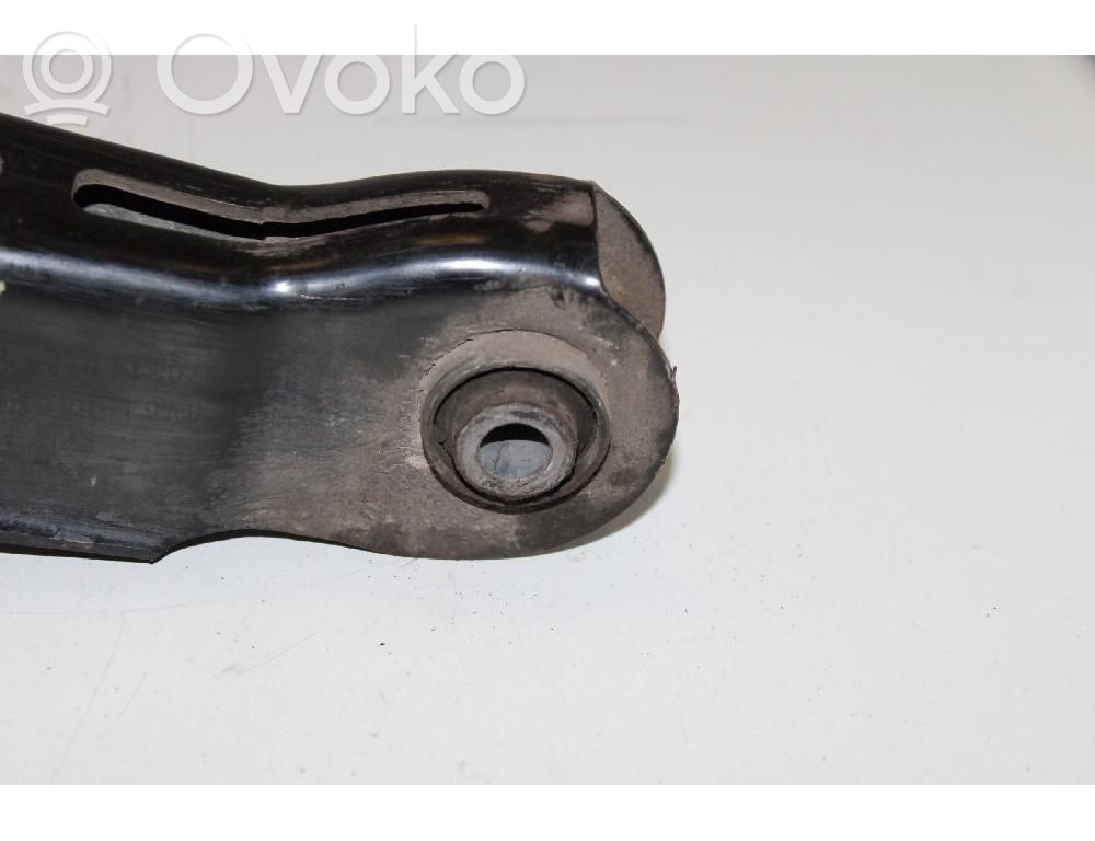 Volvo V40 Рычаг 