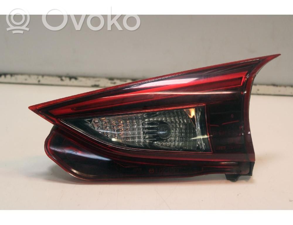 Mazda 3 III Galinis žibintas dangtyje 