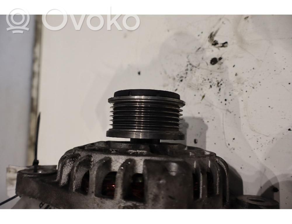 Opel Astra H Alternador 