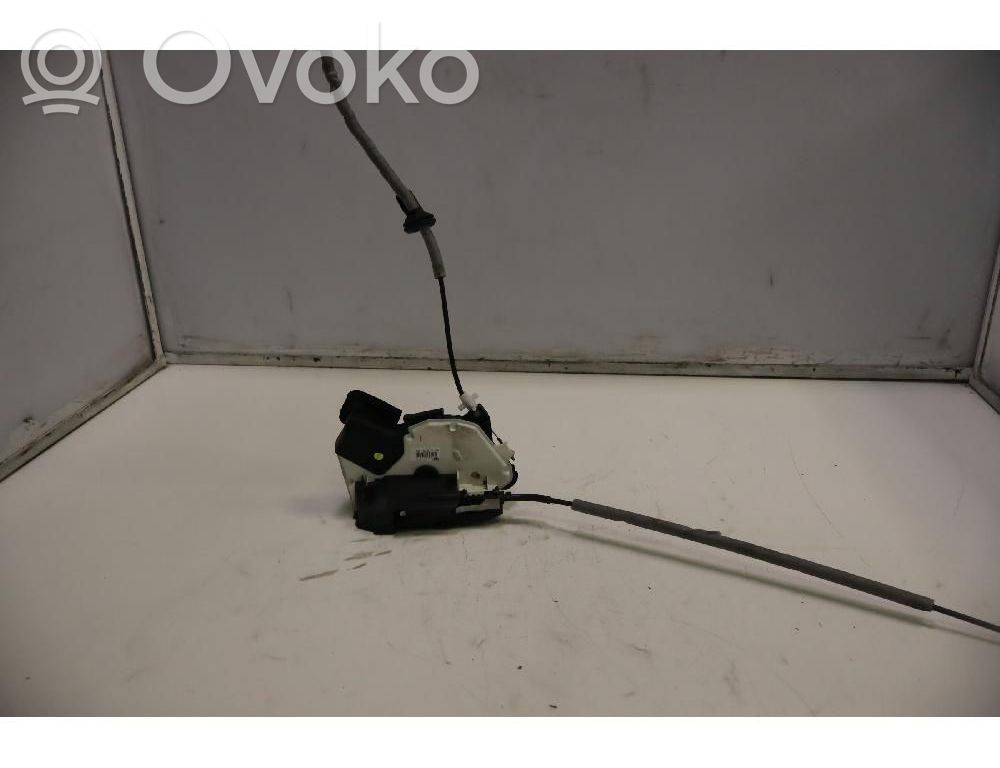 Volkswagen PASSAT B8 Etuoven lukko 
