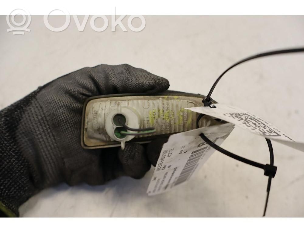 Kierunkowskaz błotnika przedniego