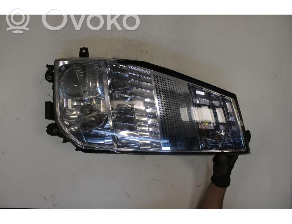 Renault Maxity Phare frontale 