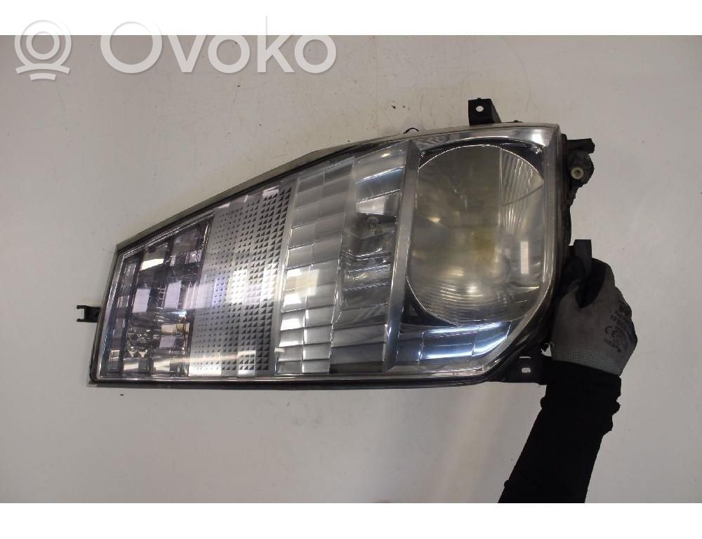 Renault Maxity Phare frontale 