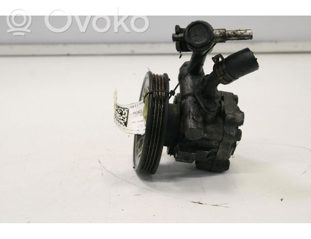 Ohjaustehostimen pumppu   49110MB400