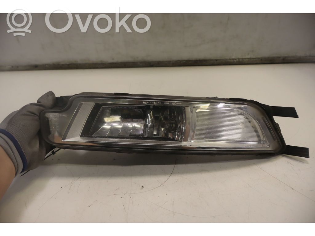 Etusumuvalo   3G0941661E