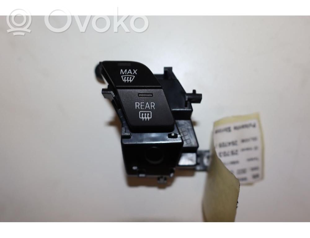 BMW X1 U11 Przycisk świateł awaryjnych 