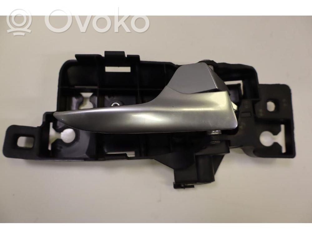 Ford Mondeo MK IV Poignée inférieure de porte avant