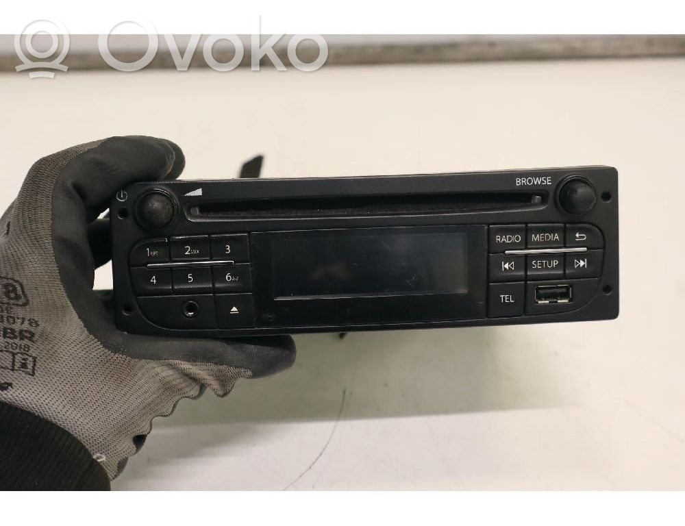 Renault Master III Panel / Radioodtwarzacz CD/DVD/GPS 