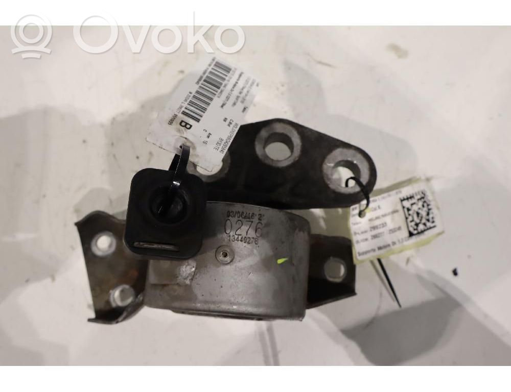 Soporte de montaje del motor   13440276