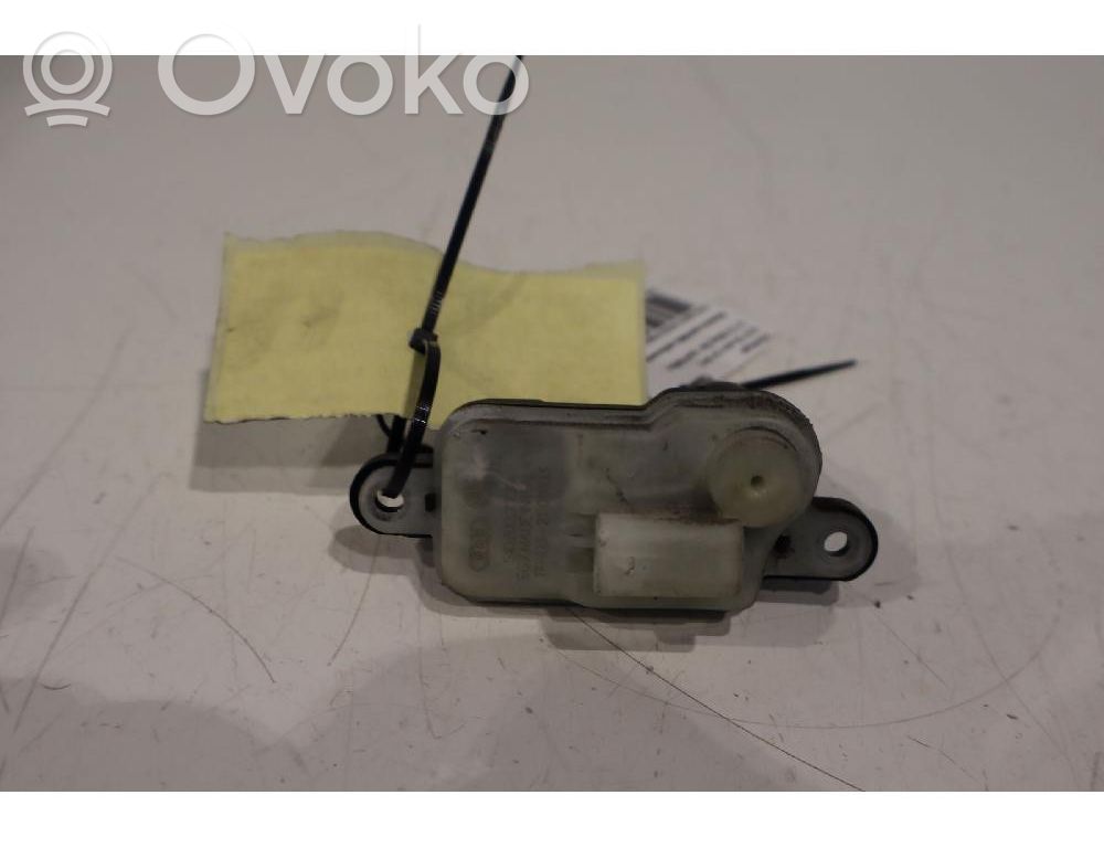 Volkswagen Golf VIII Degalų bako dangtelio spynos varikliukas 