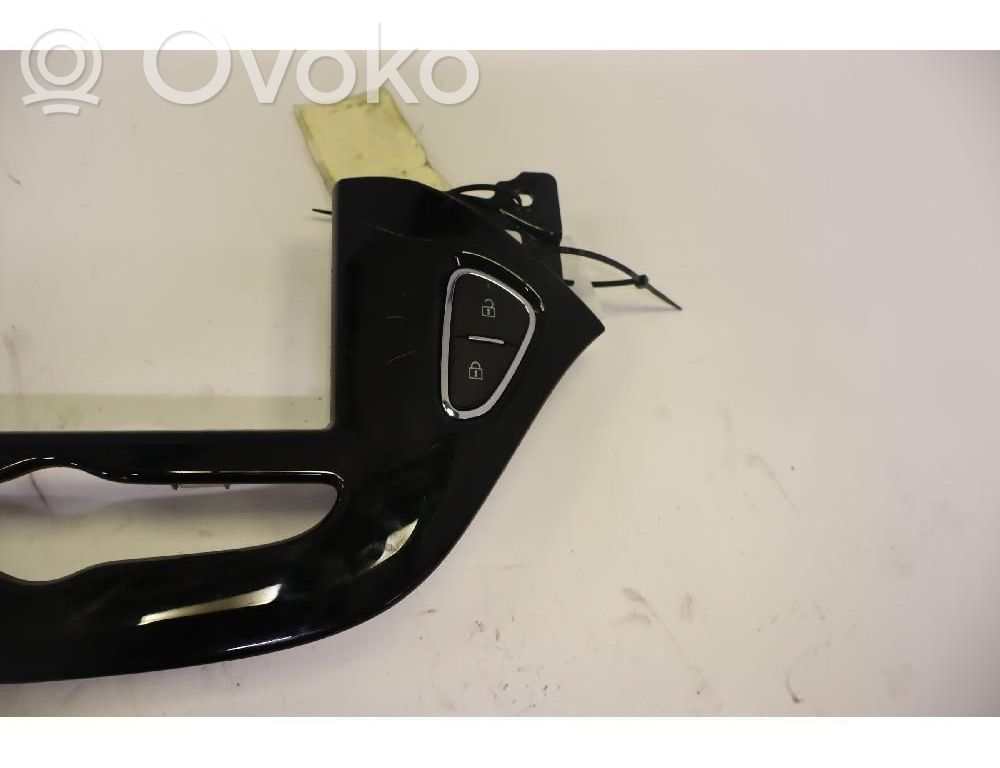 Opel Corsa E Keskikonsoli 
