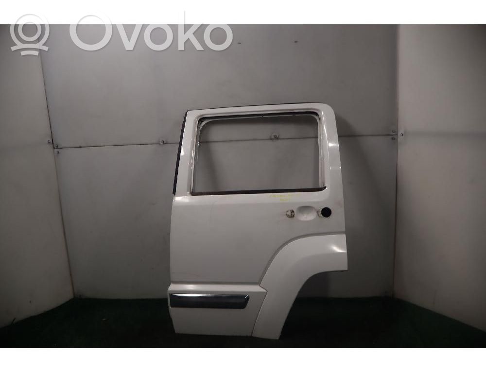Jeep Cherokee KK Puerta trasera 