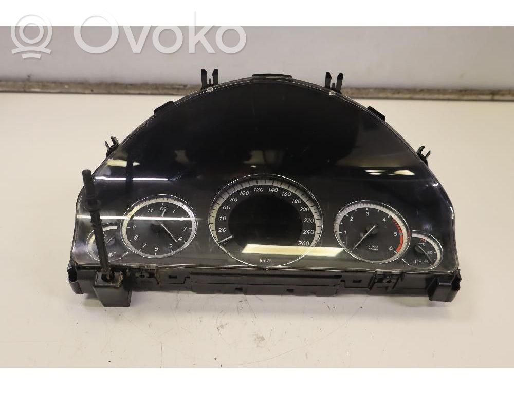 Mercedes-Benz E W212 Tachimetro (quadro strumenti) 