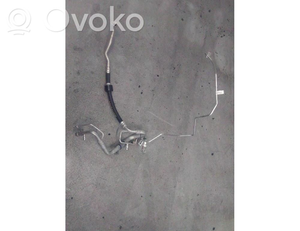 Ilmastointilaitteen putki (A/C)   NONRILEVATO