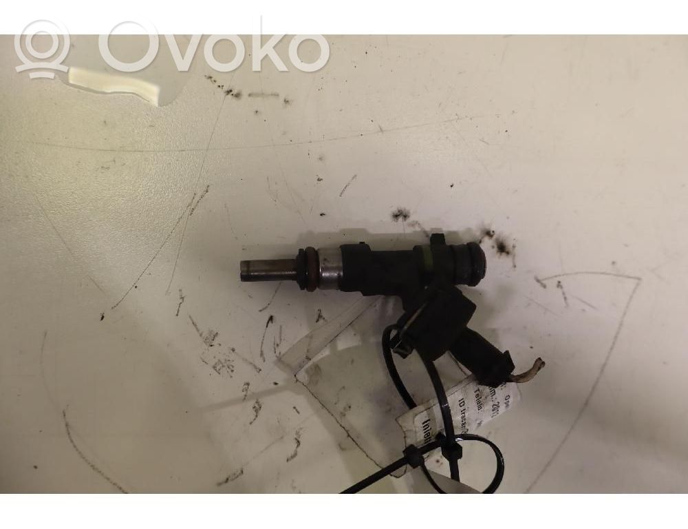 Opel Combo D Polttoainesuutin 