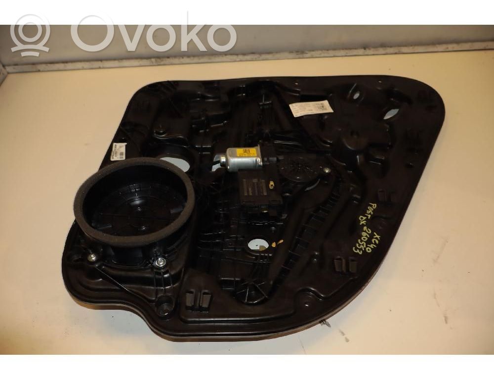 Volvo XC40 Regulador manual de la ventanilla trasera 