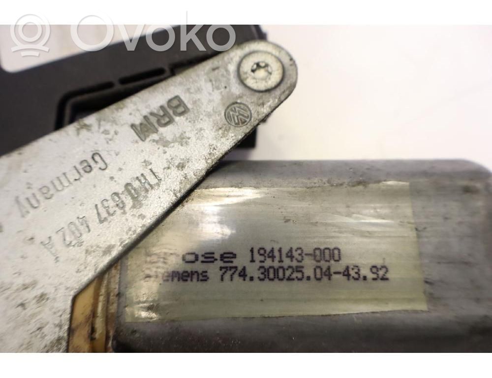 Volkswagen Golf III Podnośnik szyby drzwi z silniczkiem 